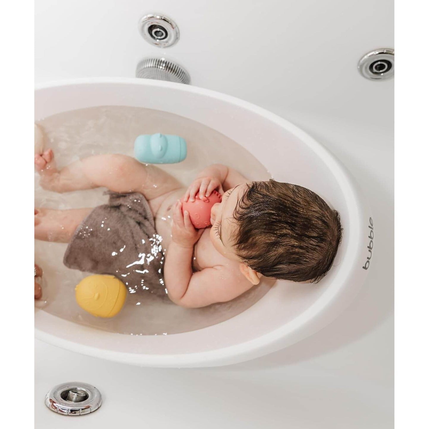 Bubble Cuddle Baby Bath with Newborn Support Insert