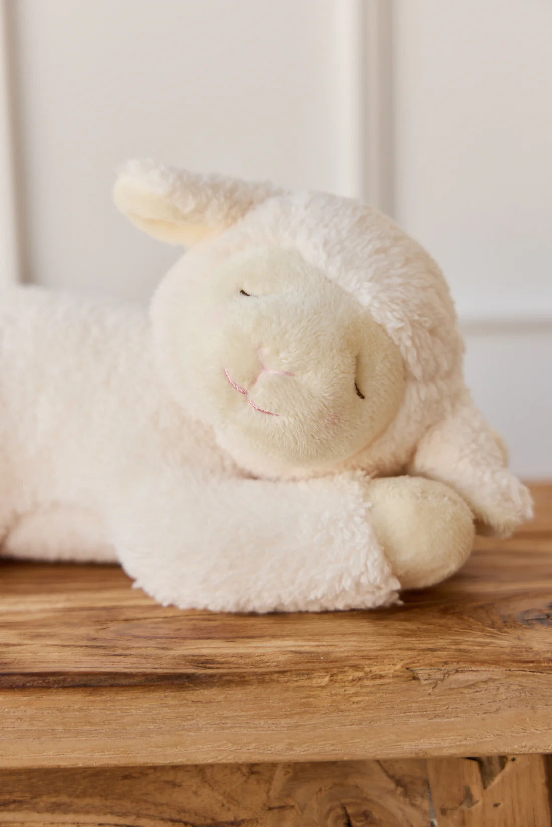 Snuggle Bunnies - Lambie