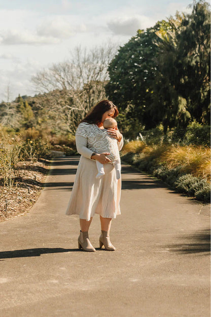 Hiwa & Awa Co Okooko Pēpi Baby Wrap Carrier