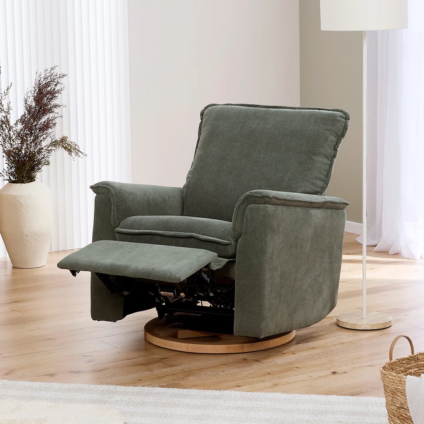 iL TuTTo Louie Electric Recliner Chair