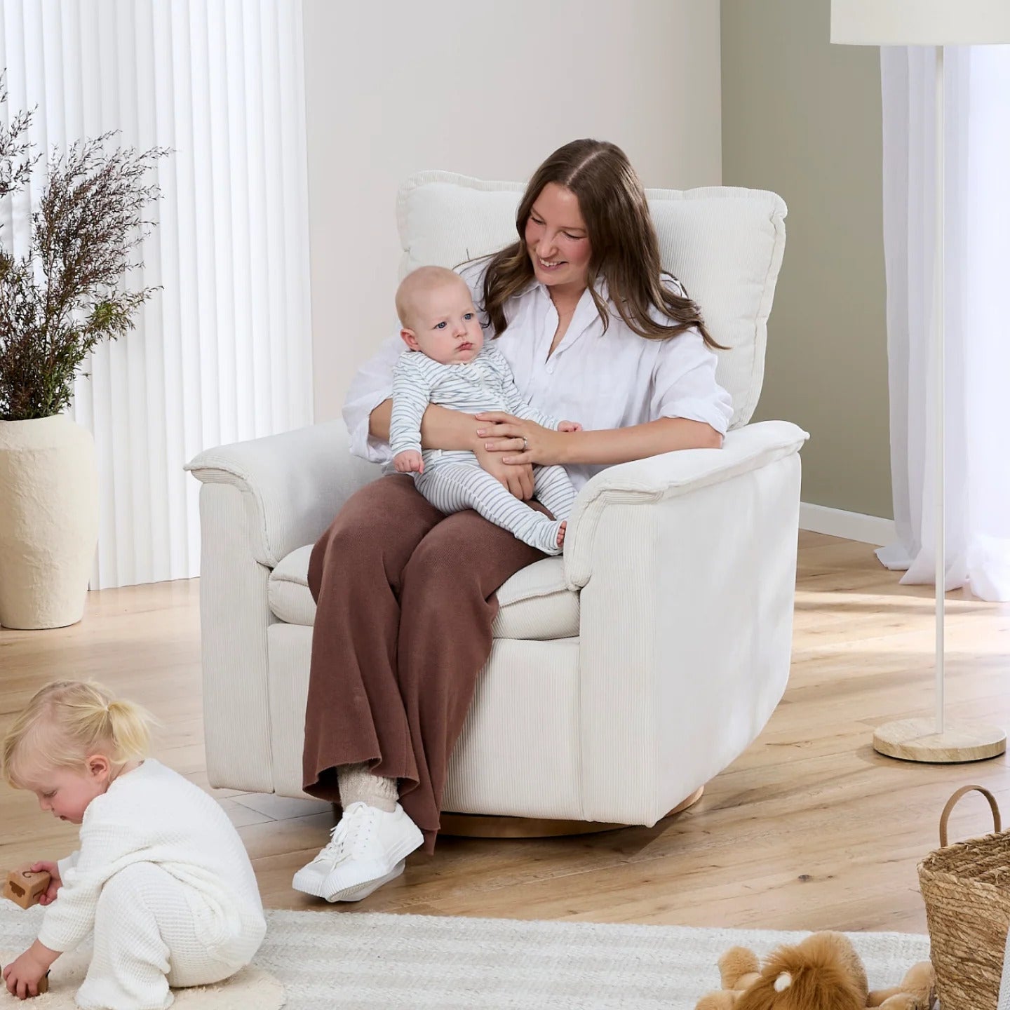iL TuTTo Louie Electric Recliner Chair