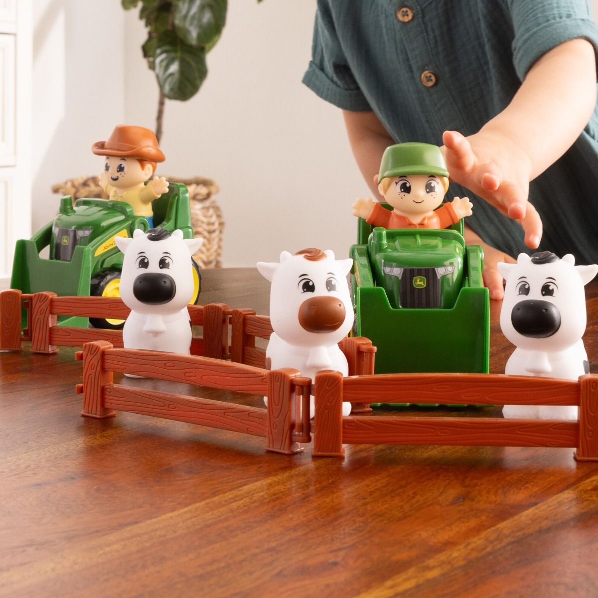 John Deere The cows are out Farm Set/Game