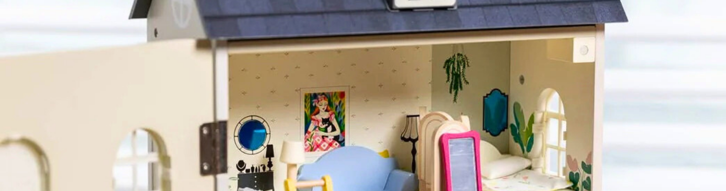 Dolls, Houses & Furniture