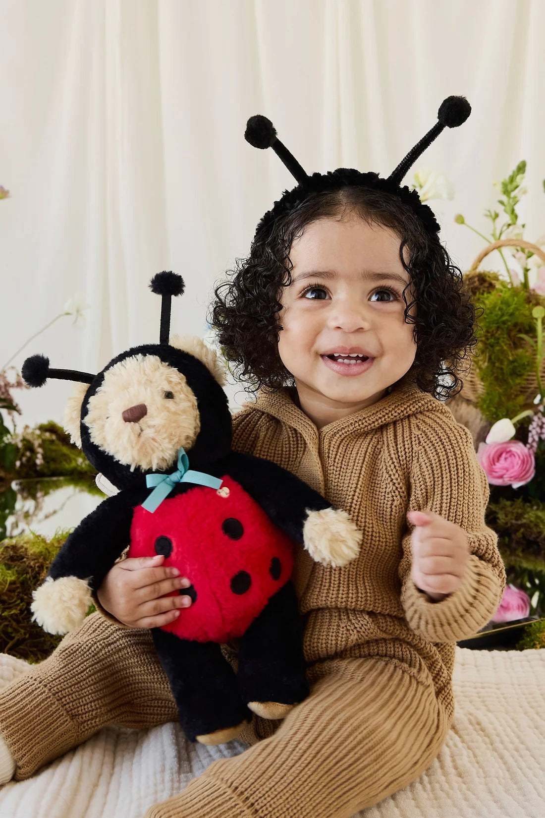 Snuggle Bunnies - Arthur the Bear - Lovebug