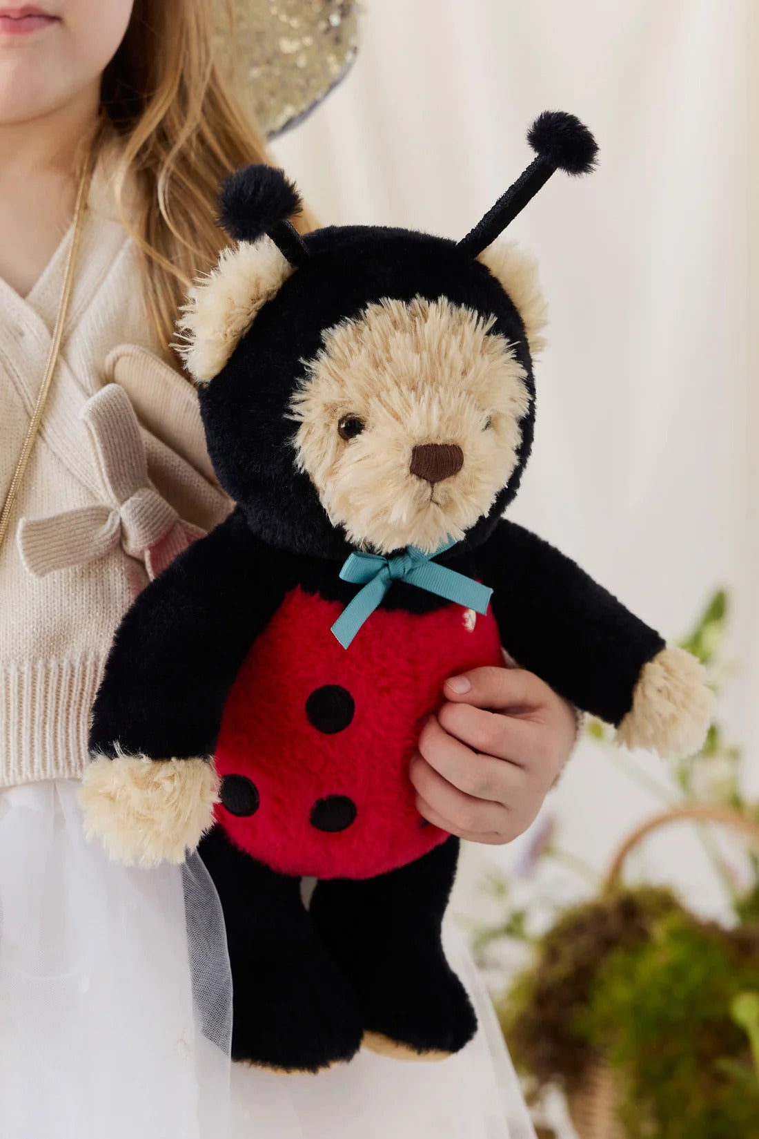 Snuggle Bunnies - Arthur the Bear - Lovebug