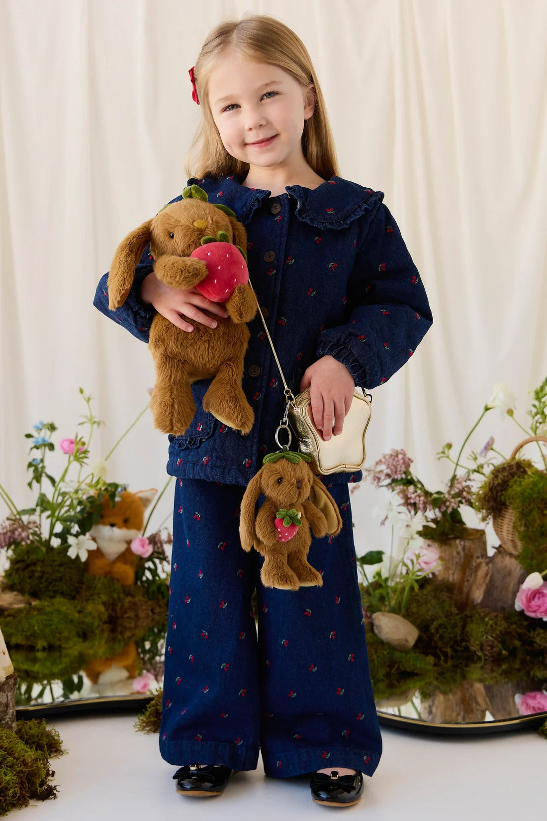 Snuggle Bunnies - Strawberry Penelope Keyring - Oak