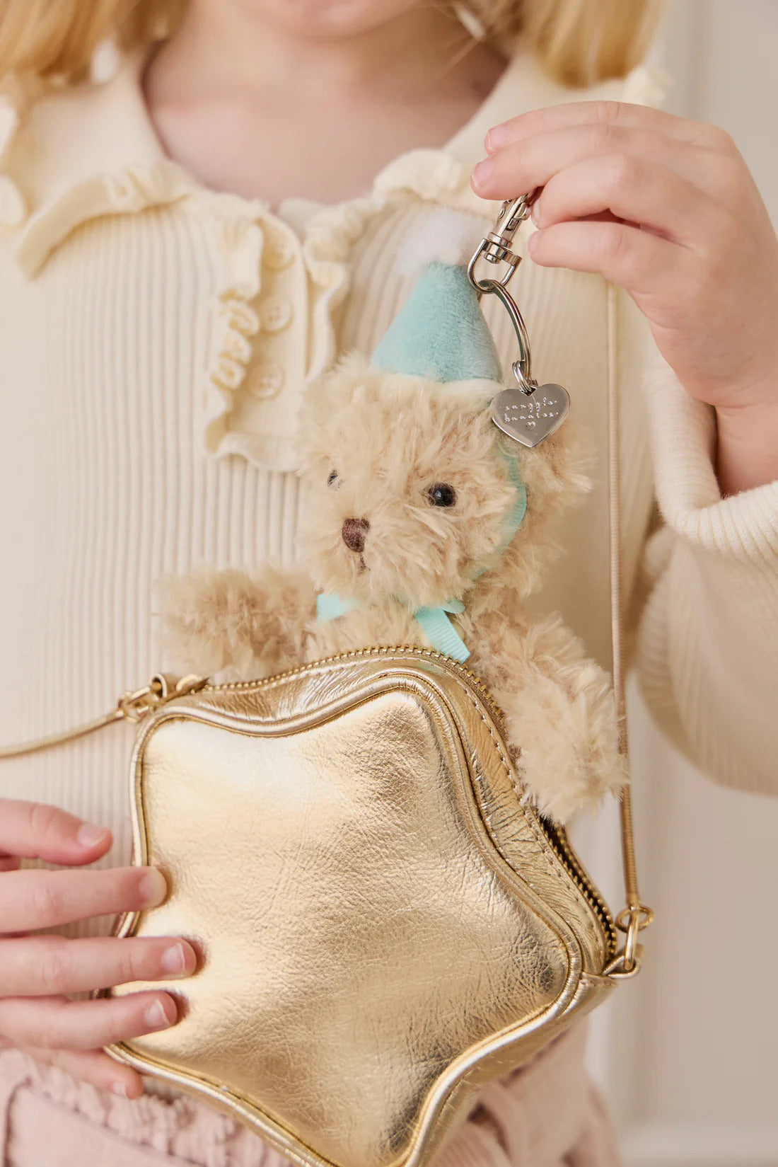 Snuggle Bunnies - Arthur Keyring