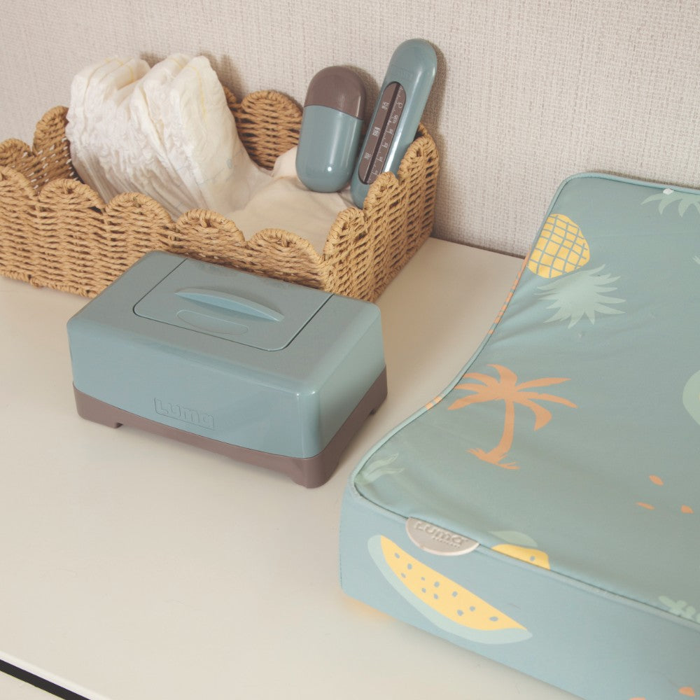LUMA Easy Wipe Box