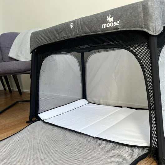 Moose Emmett Travel Cot