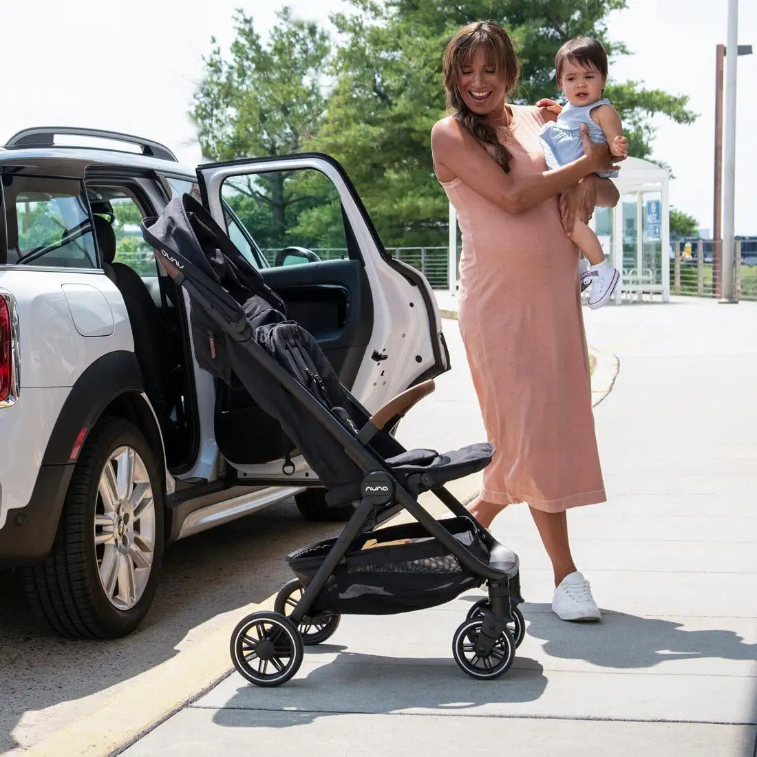 Nuna TRVL - with Rain Cover &amp; Carry Bag