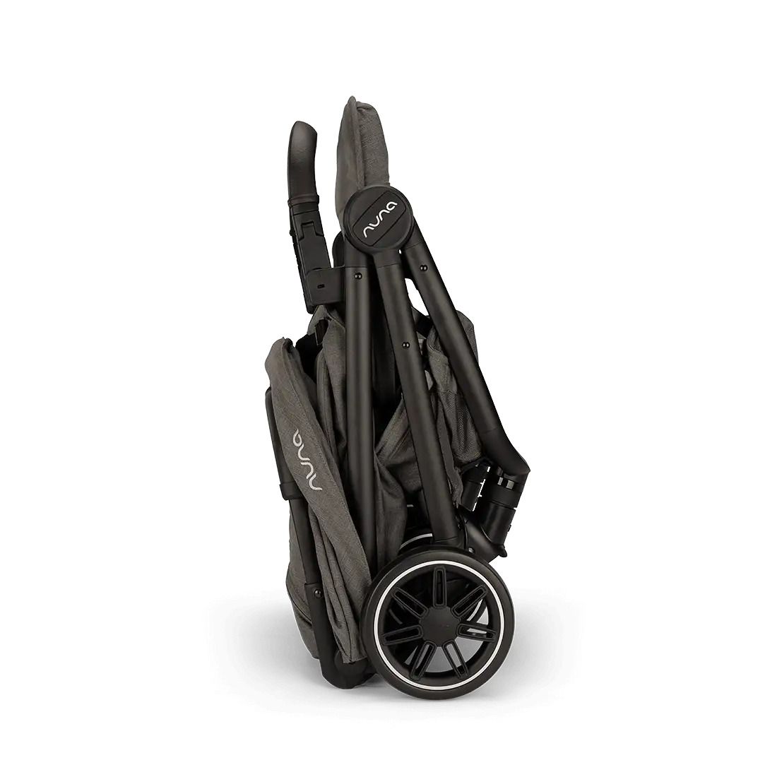 Nuna TRVL - with Rain Cover &amp; Carry Bag