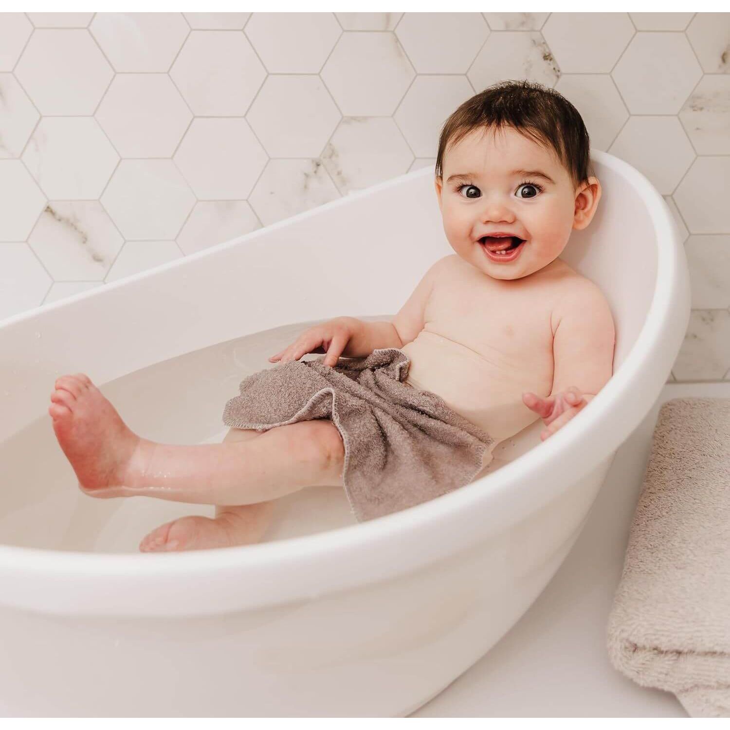 Bubble Cuddle Baby Bath with Newborn Support Insert
