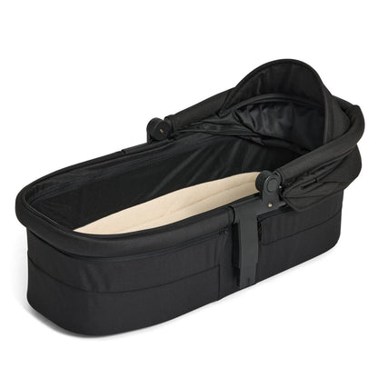 Edwards & Co Carry Cot 3