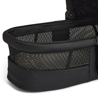 Edwards & Co Carry Cot 3