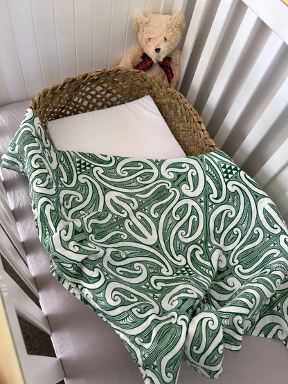 Hiwa Awa Co Āhuru Swaddle