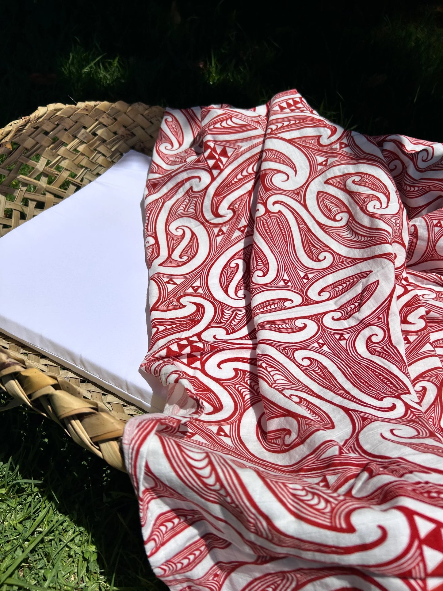 Hiwa Awa Co Āhuru Swaddle