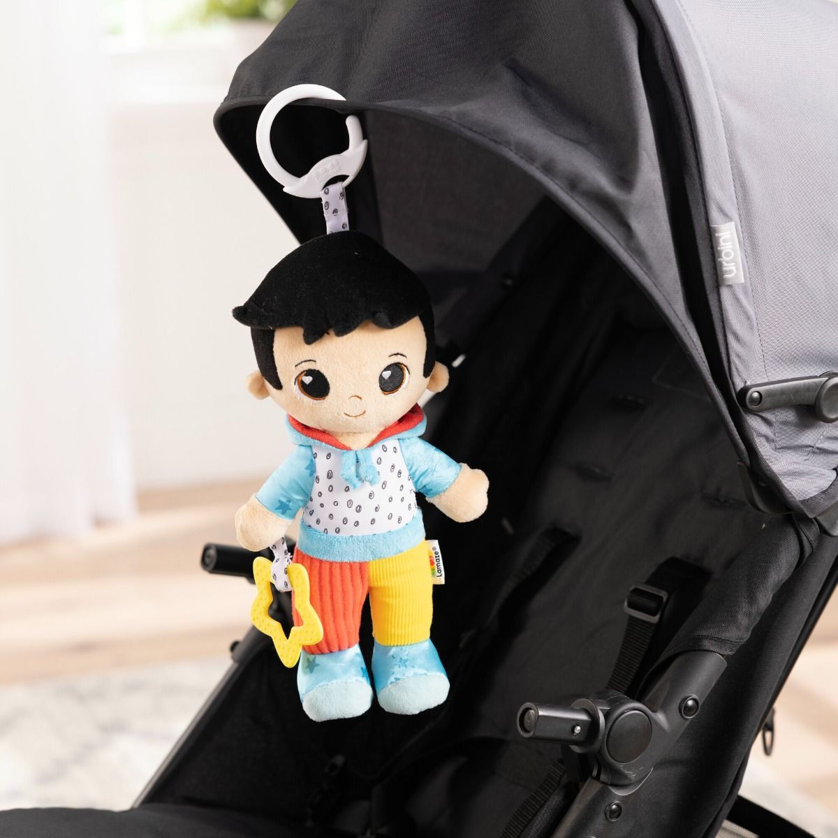 Lamaze My Friend Lucas Clip &amp; Go