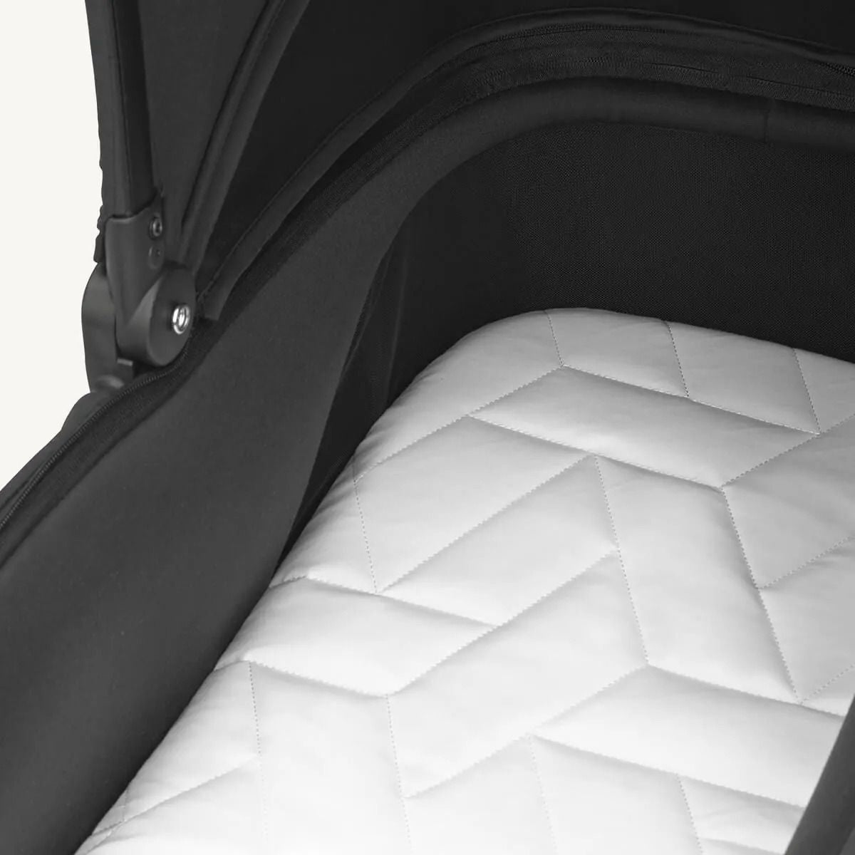 Maxi Cosi Oxford Stroller + Oria Bassinet/Carry Cot