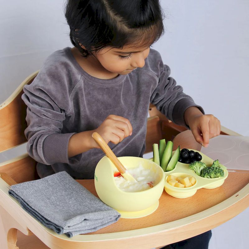 nil. Silicone Food Tray 4 Compartment