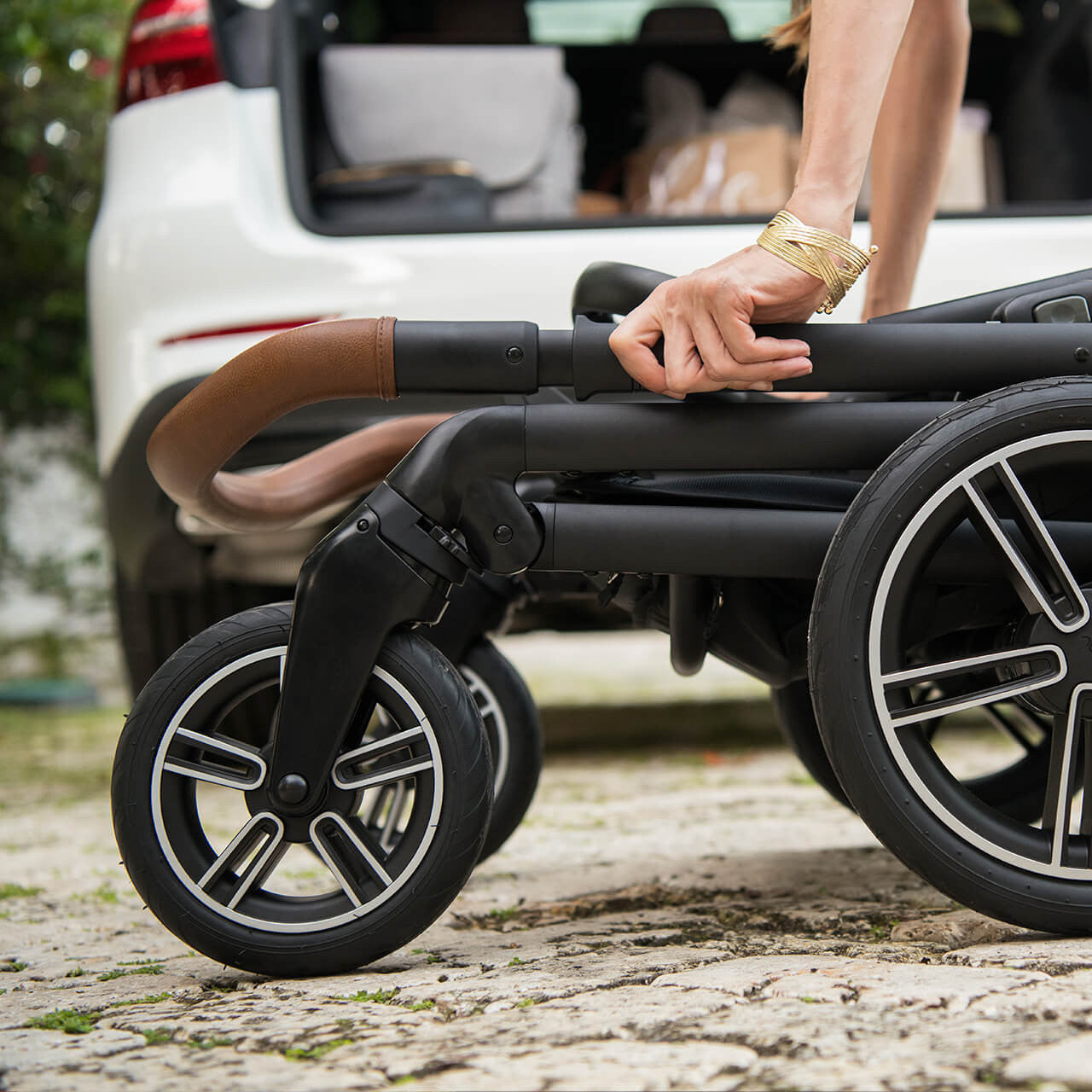 Nuna MIXX Newborn Bundle