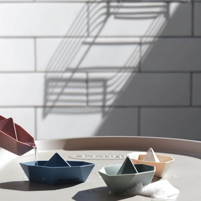 Shnuggle Stack and Sail Bath Boat Toys