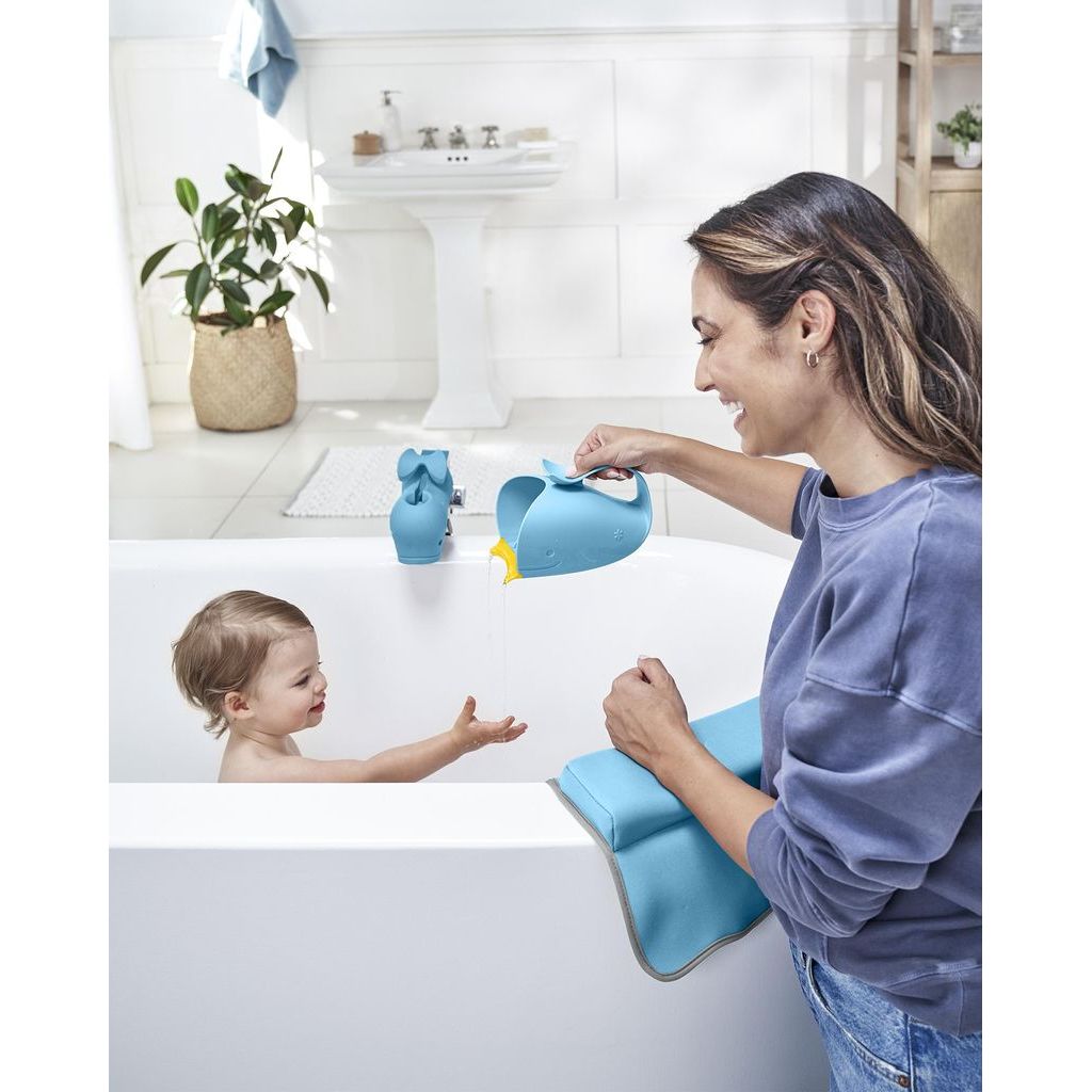 Skip Hop Moby Waterfall Rinser