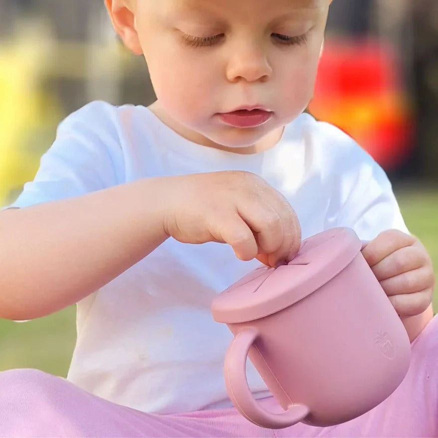 nil. Silicone snack cup