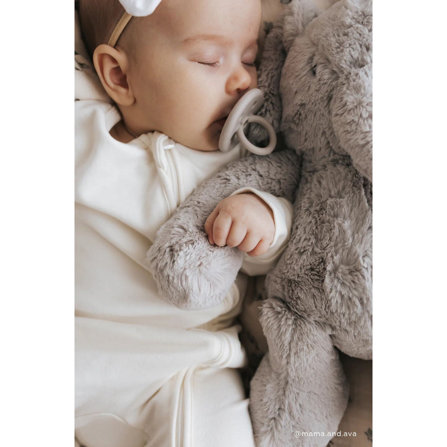 Snuggle Bunnies - Olive The Elephant