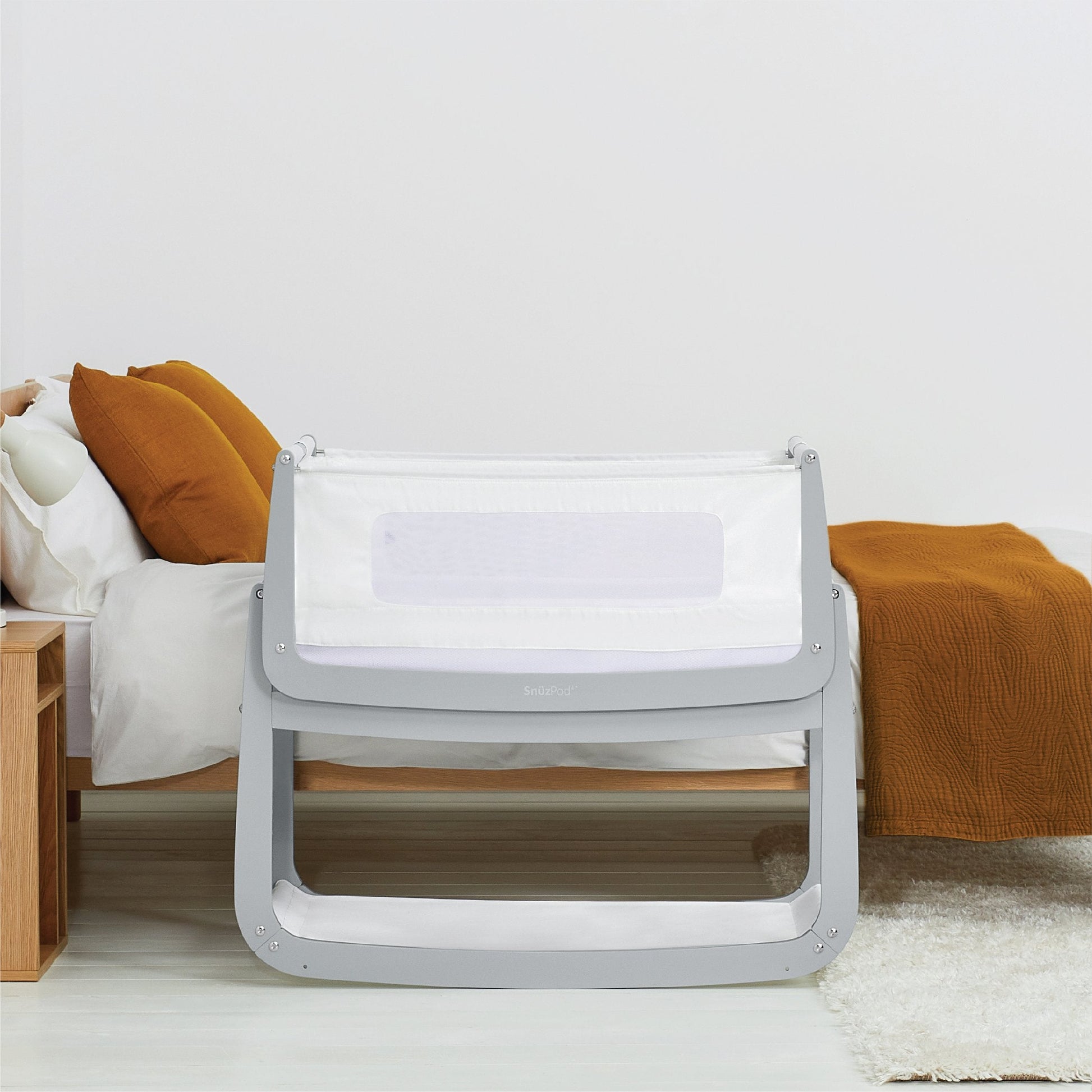 SnuzPod4 Bedside Bassinet