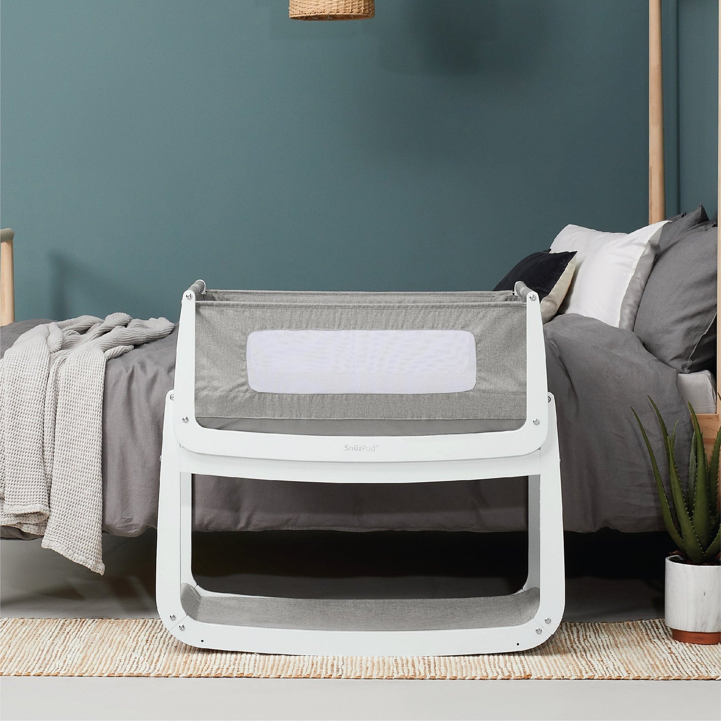 SnuzPod4 Bedside Bassinet