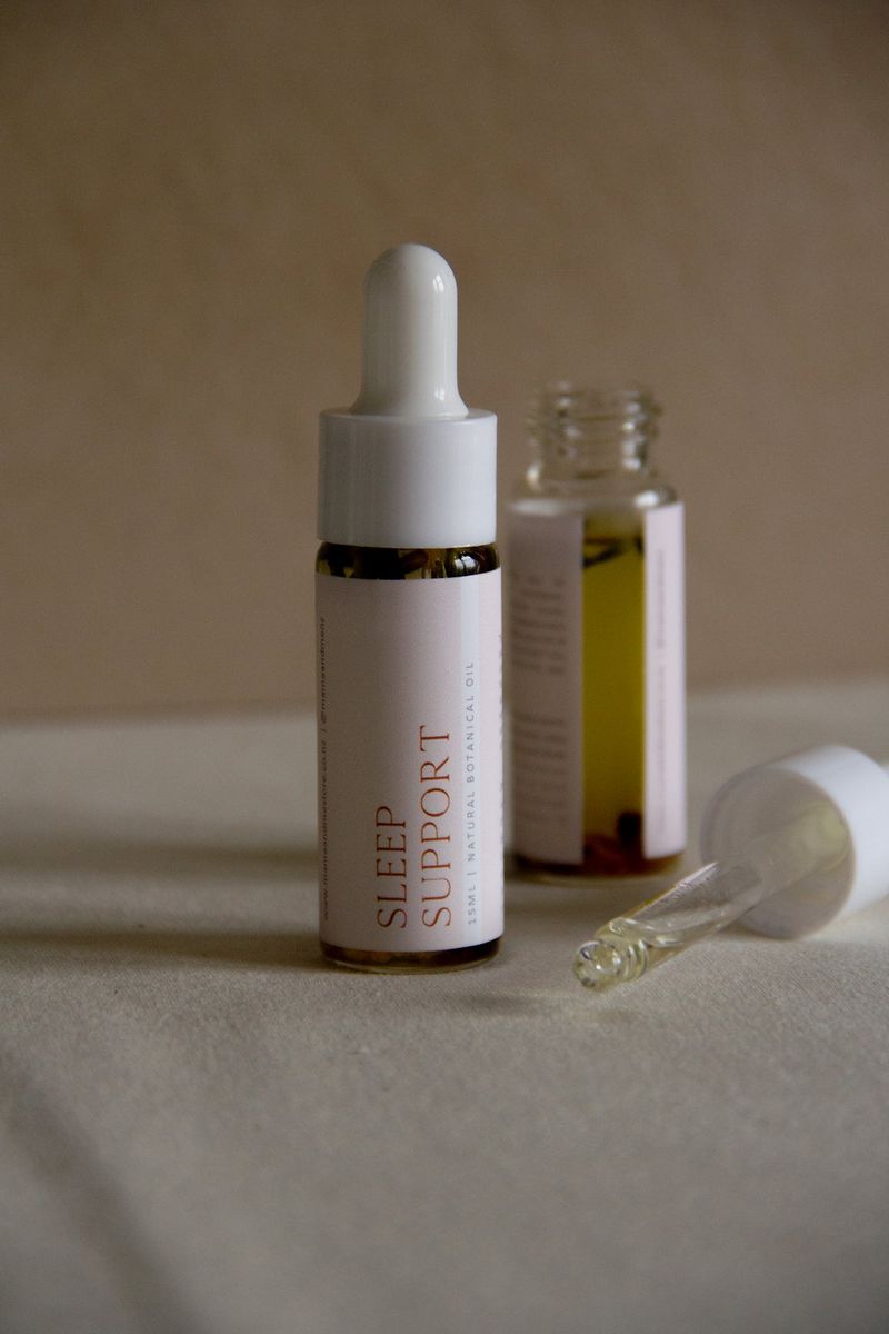mama-me-sleep-support-botanical-oil