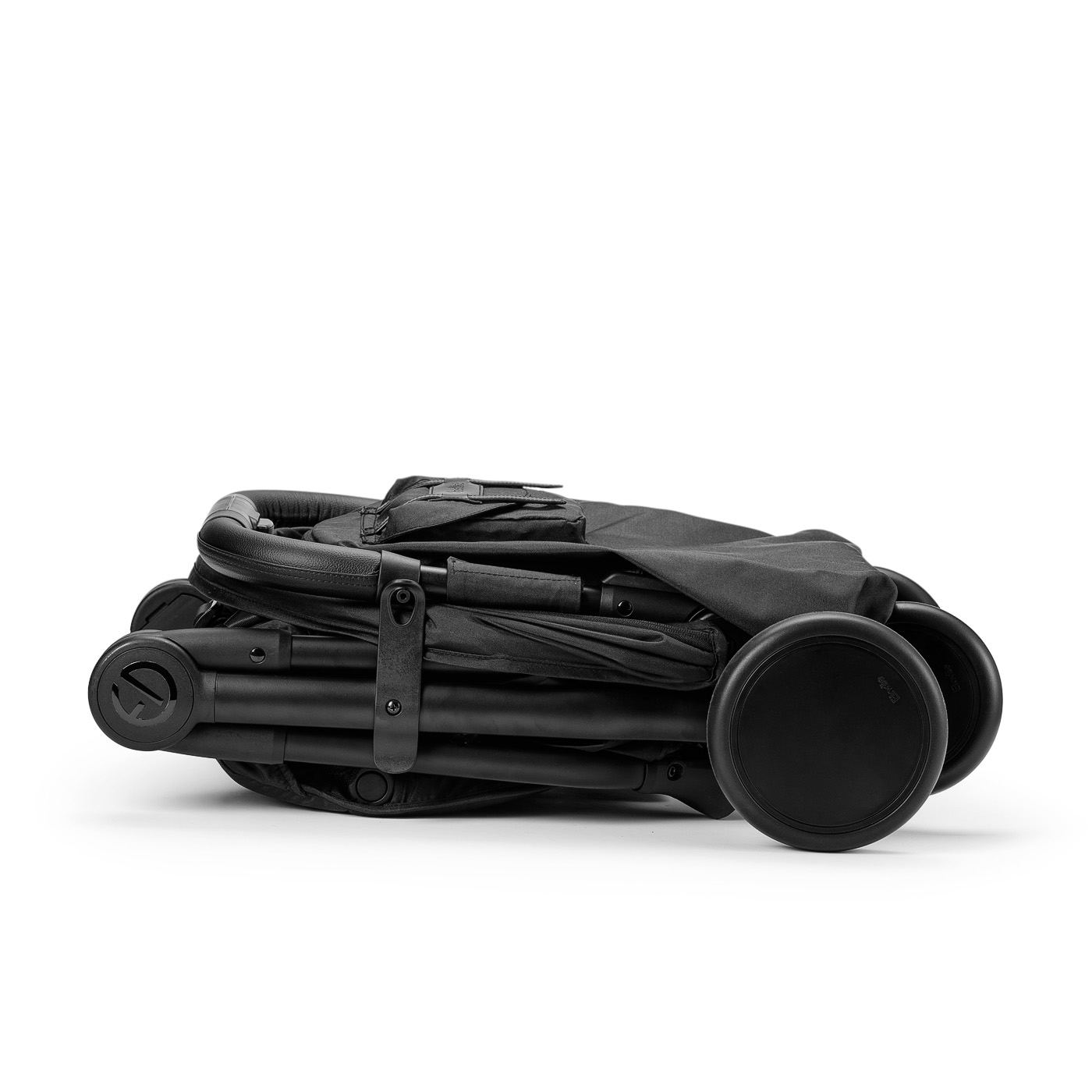 elodie-mondo-stroller-black-folded