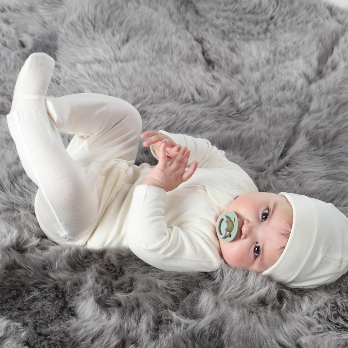 lb330c_little_bee_by_dimples-merino-zip-babygrow-onesie-cream-3