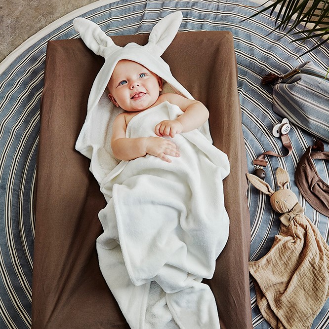 elodie-hooded-towel-vanilla-white-bunny-ls