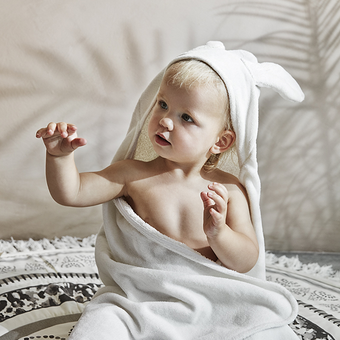 elodie-hooded-towel-vanilla-white-bunny-ls2