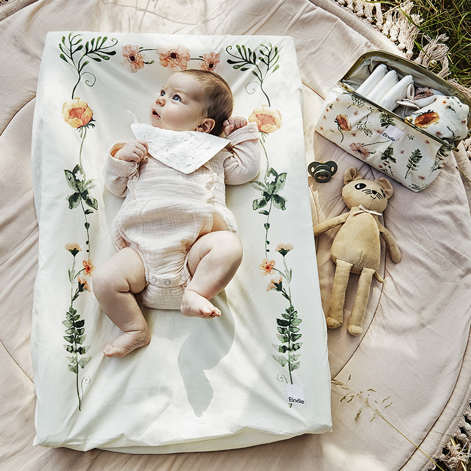 elodie-dry-bib-embroidery-anglaise-2