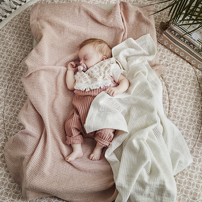 elodie-dry-bib-sweet-date-2