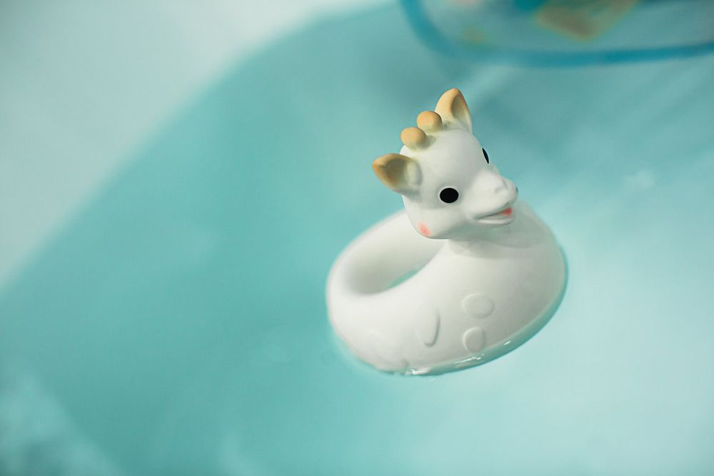 sophie-la-girafe-so-pure-bath-toy-2