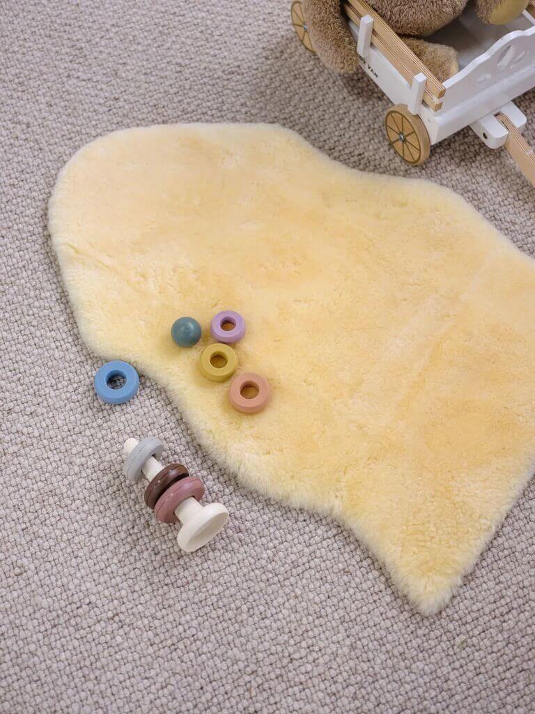 babyrest-natural-lambskin-rug-ls