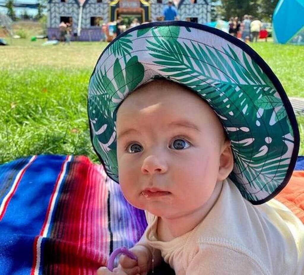 banz-carewear-sunhat-Tropical Forest reversed