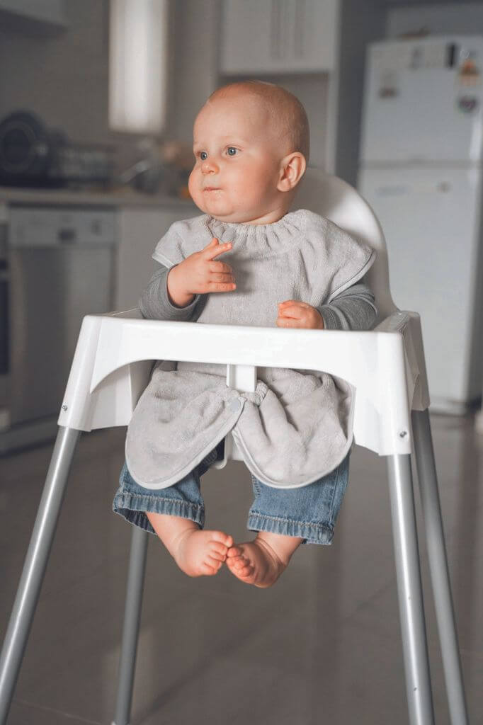119197_Towel_Highchair_Hugger_Silver-ls