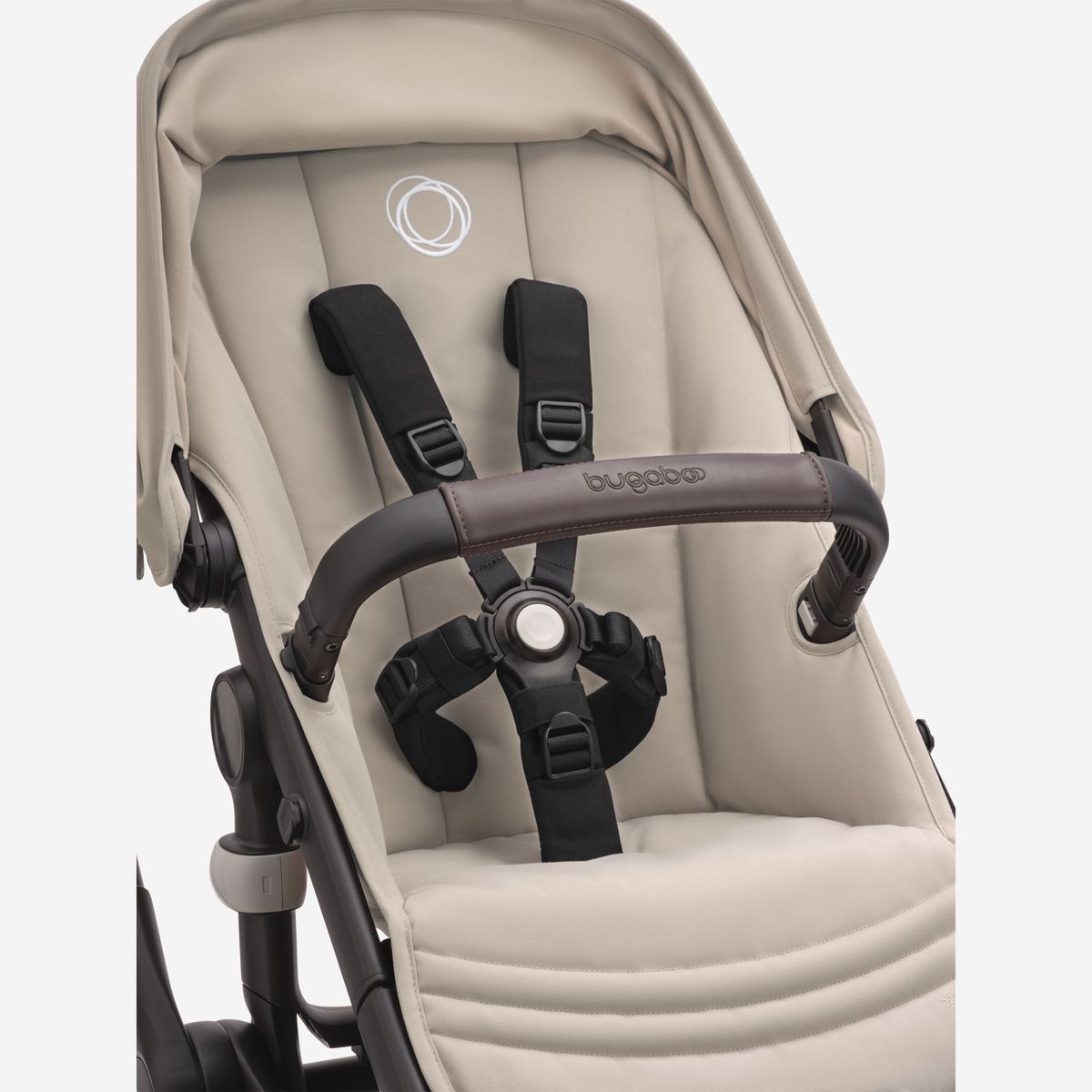 Bugaboo-Fox-5-bassinet-seat-stroller-black-chassis-desert-taupe-4
