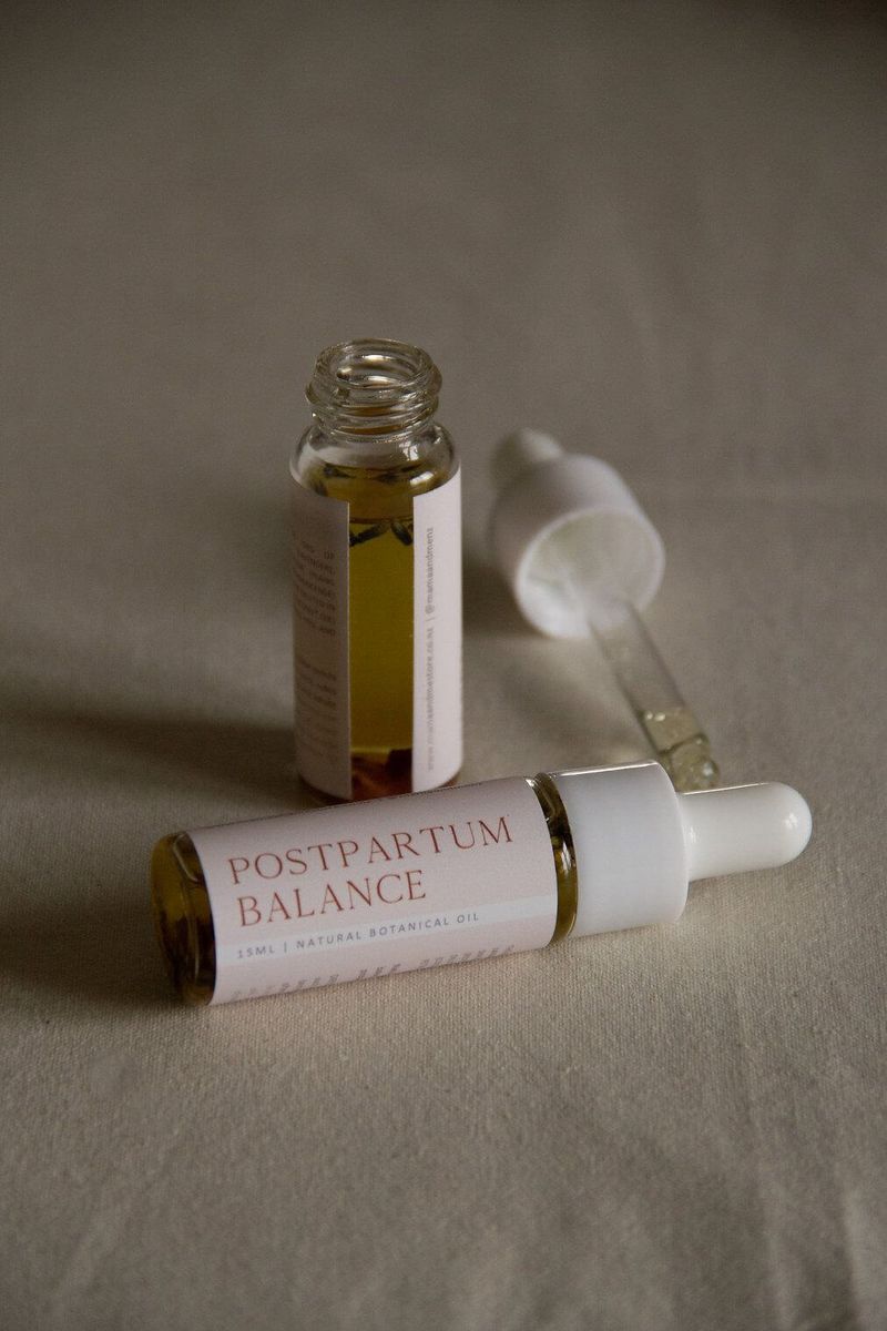 mama-me-postpartum-balance-botanical-oil